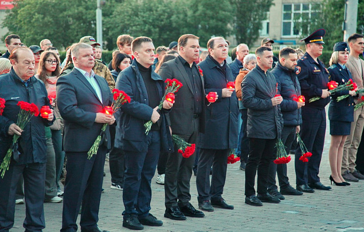 Тульские полицейские и общественники присоединились к акции «Свеча памяти»
