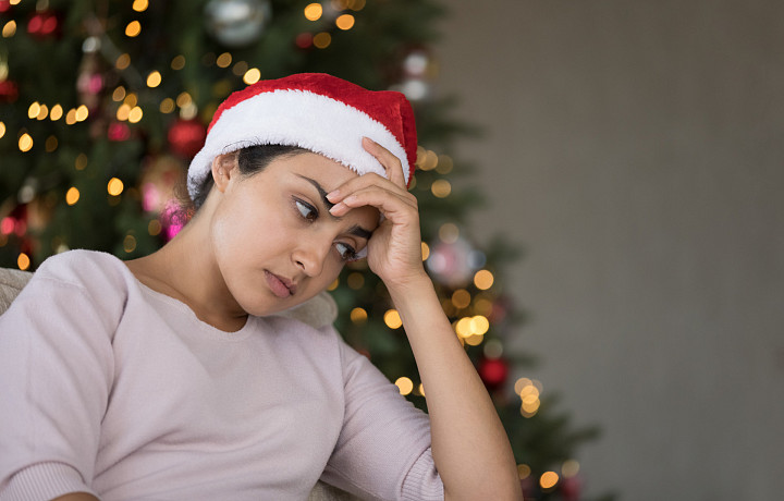 «Весело веселье, тяжело похмелье»: почему мы чувствуем усталость после новогоднего отдыха и что с этим делать