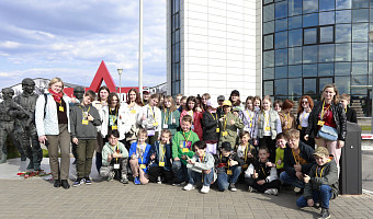 В Туле провели экскурсию по Музею обороны для петербургских школьников