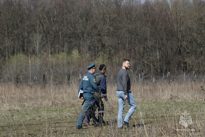 Сотрудники МЧС во время рейда в Туле поймали женщину, сжигавшую сухую траву