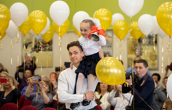 Родители, доставайте кошельки. Сколько стоит собрать ребенка на выпускной в Туле в 2023 году