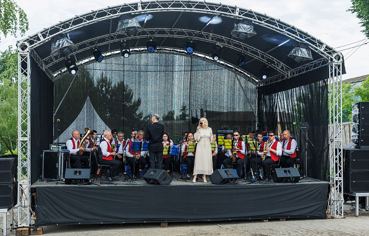 Подарки от Фестиваля Крапивы могут выиграть читатели и зрители ТСН24