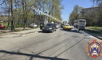 В Туле автомобиль сбил пешехода на «зебре»
