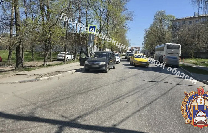 В Туле автомобиль сбил пешехода на «зебре»