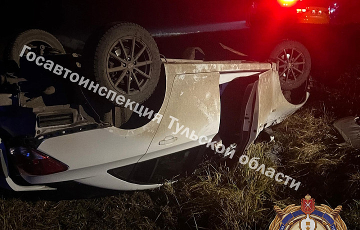 Нетрезвый водитель отправил свою иномарку в кювет в Веневском районе и попал в больницу