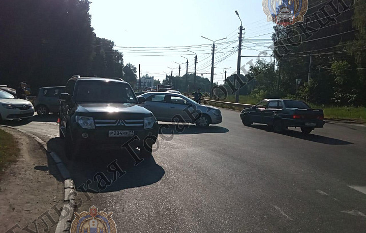 На улице Щегловская засека в Туле произошло ДТП с пострадавшими