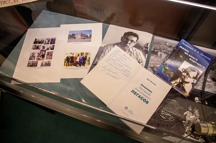 Из сухих фактов создать живую историю – драматург и режиссер о спектакле «Легасов: надо жить»