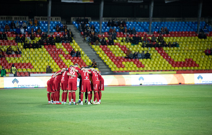Матч тульского «Арсенала» с «Аланией»: фоторепортаж с осеннего поля