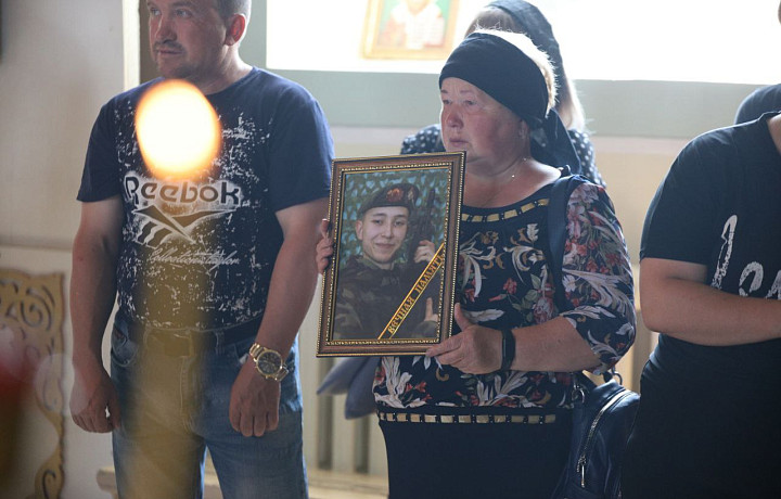 В Дубне началась церемония прощания с с погибшим на спецоперации Александром Кузьминым