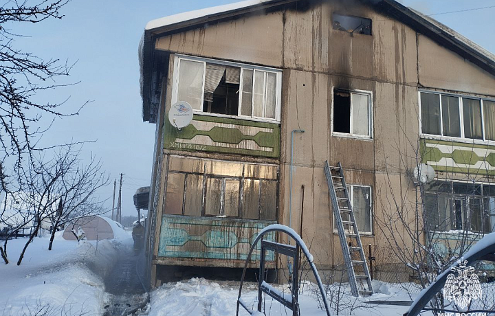 Двое пенсионеров погибли в пожаре на улице Мира в поселке Ревякино Ясногорского района