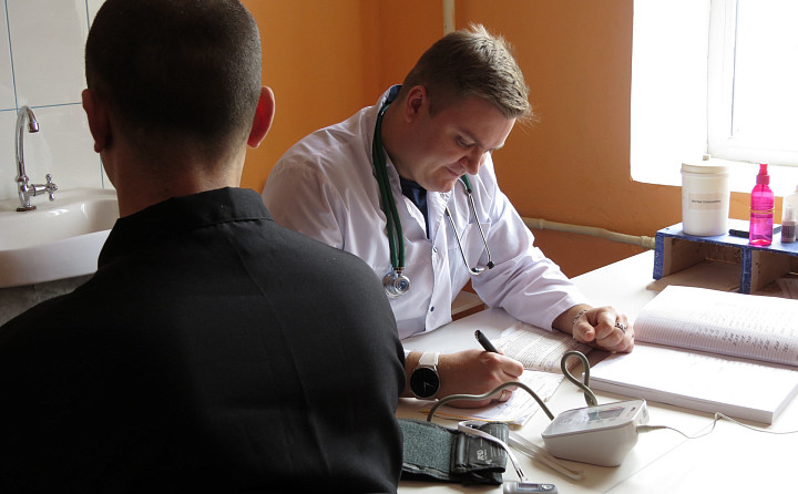 «Иду на работу как на праздник, не все верят»: как работают врачи в исправительной колонии Тулы?