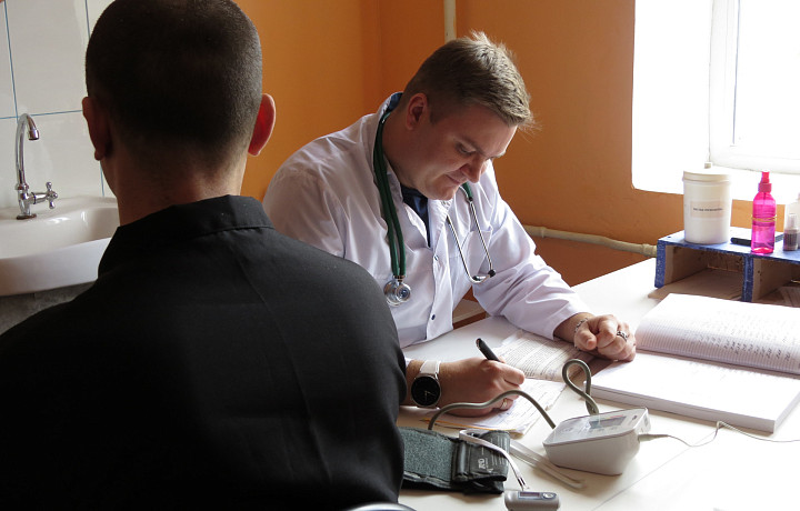 «Иду на работу как на праздник, не все верят»: как работают врачи в исправительной колонии Тулы?