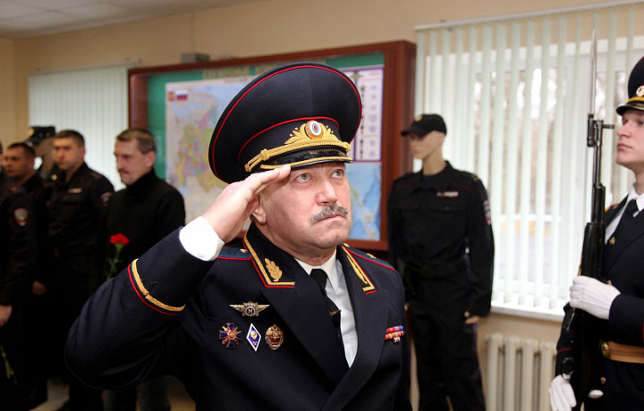 Сергей Галкин принял участие в открытии мемориальной доски погибшему военному Александру Гордову