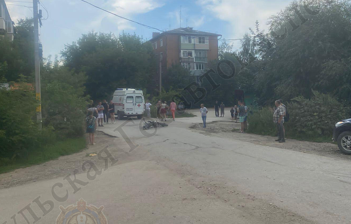 14-летний мотоциклист без прав попал в больницу после аварии в Советске Щекинского района