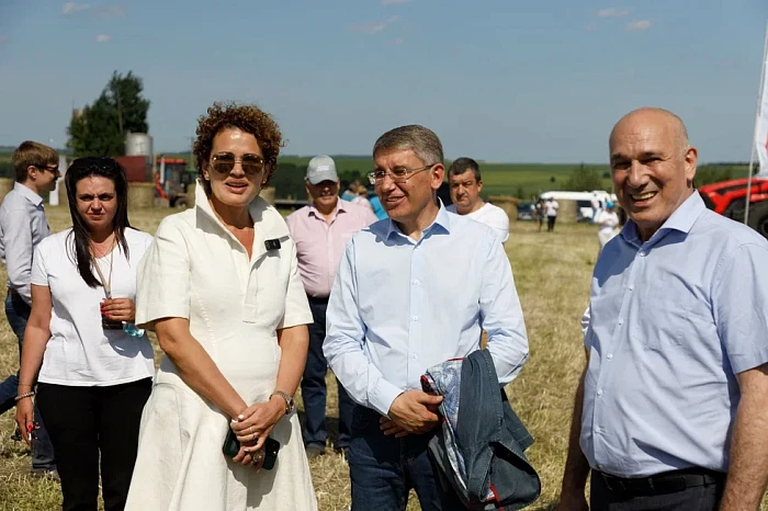 Аргентинцы, сладости и многокилометровая выставка: как проходит «День поля» в Тульской области