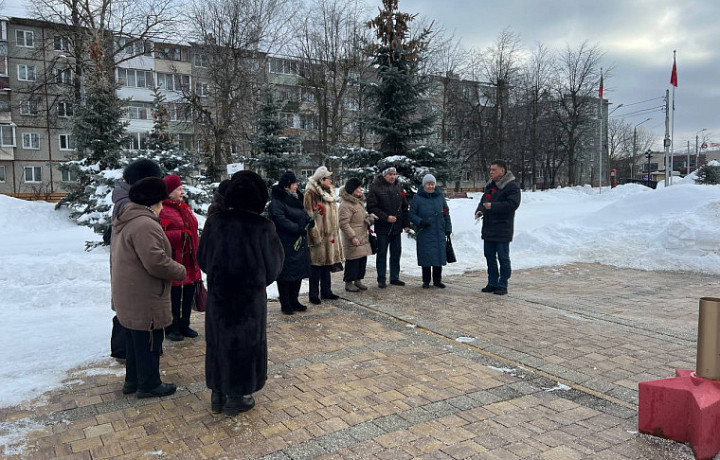 В Туле прошли торжественные возложения цветов ко Дню защитника Отечества