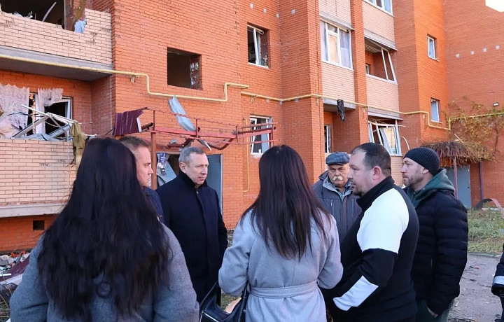 В Новомосковске проверяют воздух и восстанавливают дома после ночной атаки БПЛА