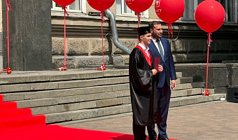 Михаил Пантелеев вручил красные дипломы магистрам ТулГУ