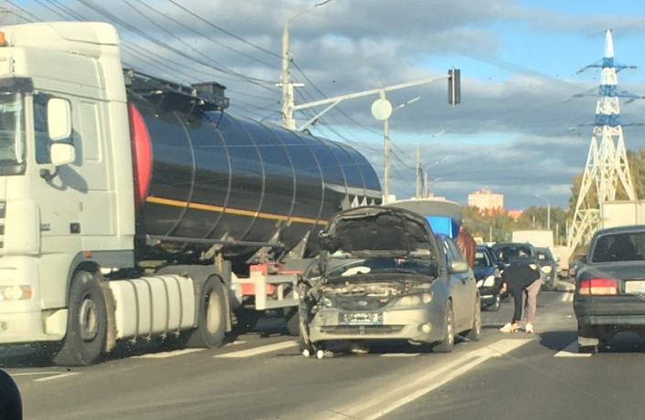На Рязанском шоссе в Туле собралась пробка из-за ДТП