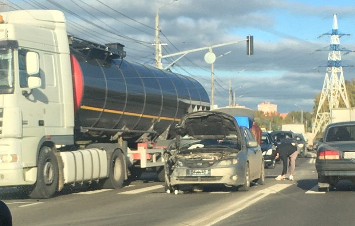 На Рязанском шоссе в Туле собралась пробка из-за ДТП