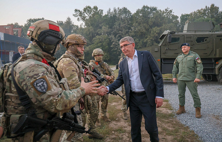 Тульским росгвардейцам переданы транспорт и спецоборудование