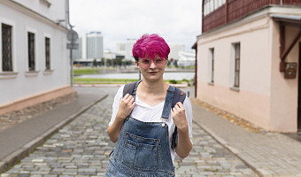 Розовые волосы, пирсинг и другие подростковые эксперименты – норм или стрём? Пошаговая инструкция для растерянных родителей