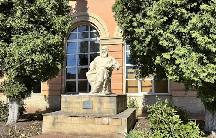 На привокзальной площади в Щекине открыли Сквер Победы