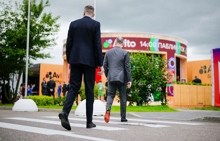 Какие ниши для бизнеса будут популярны через пару лет: что обсудили в кафе Авито на ПМЭФ?