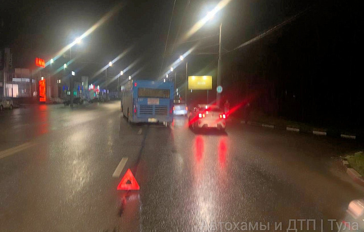 На Московском шоссе в Туле столкнулись автобус и Audi