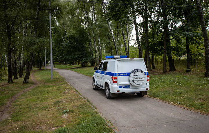 В Туле «охотник за закладчиками» напал на мужчину и распылил ему в лицо «перец»: потерпевший просто хотел сходить в туалет в кустах