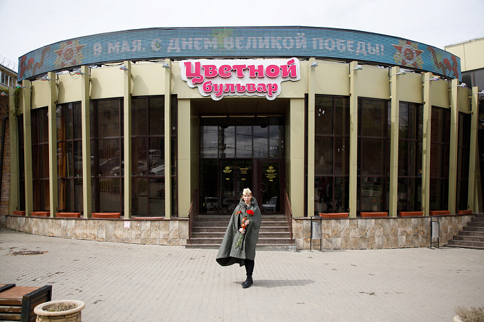 Цветной бульвар поздравил туляков с наступающим Днем Победы и подарил Георгиевские ленты