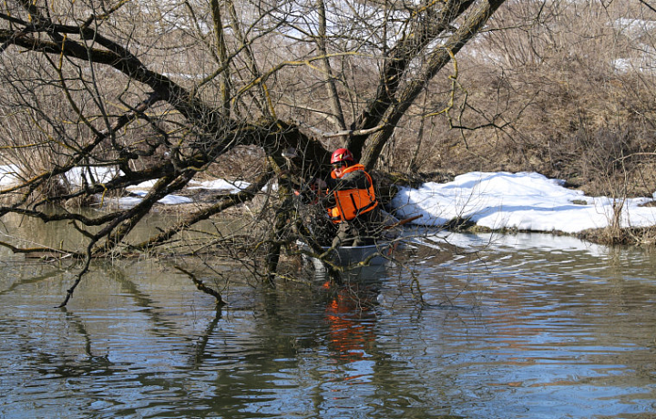 Тульские спасатели завершают расчистку русел рек