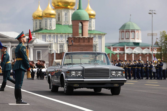 На площади Ленина в Туле прошел Парад Победы: фоторепортаж
