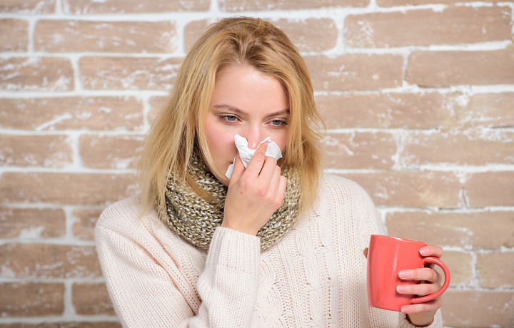 Наличие температура и длительность: Специалисты назвали отличия ОРВИ от аллергии
