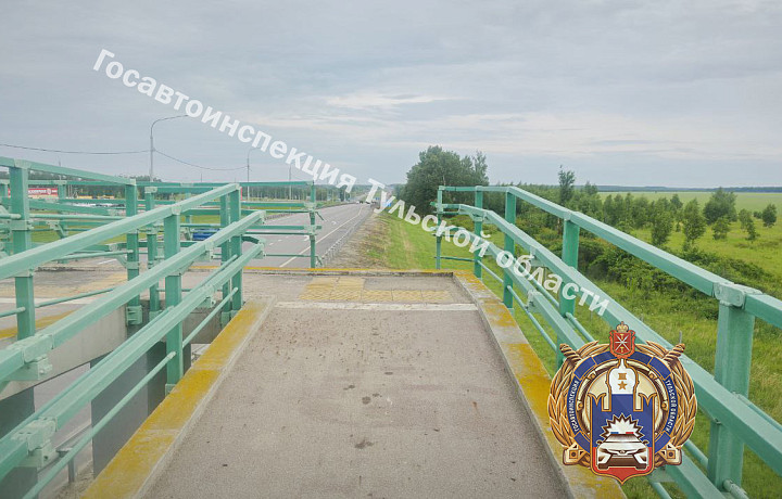 Мотоциклист потерял управление и попал в больницу на трассе М-4 «Дон» в Веневском районе