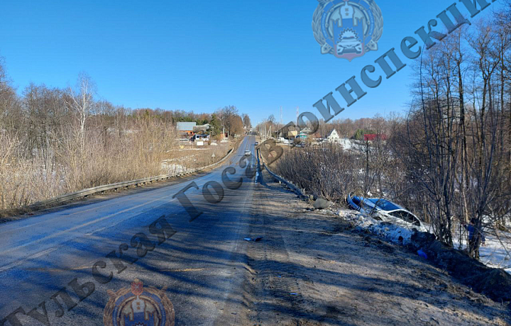 Автоледи попала в больницу после ДТП в Заокском районе, где в ее машину врезался Lexus