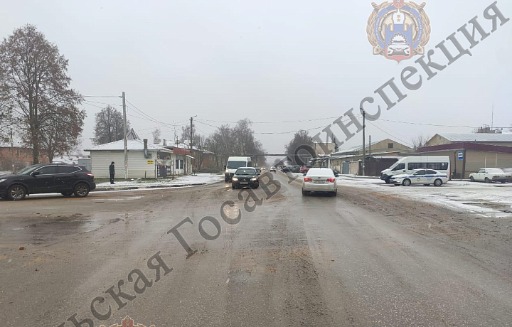 В Щекино водитель Renault Megan сбил пешехода: женщина попала в больницу