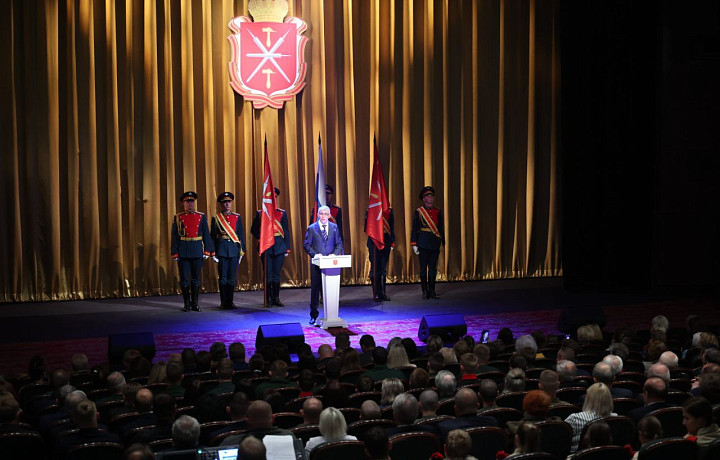 Миляев вручил тулякам госнаграды в преддверии Дня города