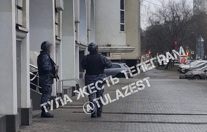 В Туле силовики заблокировали входы в ТЦ «Утюг» из-за бесхозного предмета