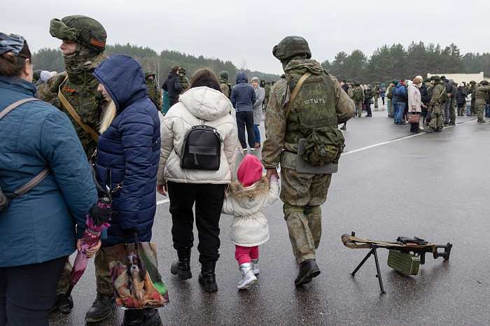 «Мы вас любим и ждем»: Мобилизованные туляки отправились из Рязанской области в зону СВО