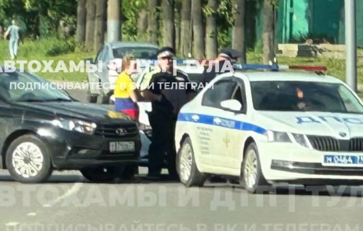 В Туле инспекторы ДПС попали в аварию, пока ехали на место другого ДТП