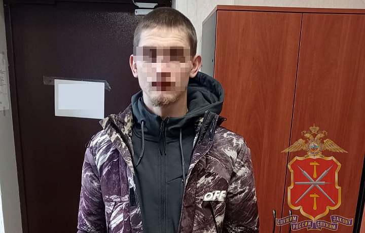 В Веневе задержали парня, подозреваемого в поджоге дверей квартир в многоэтажке