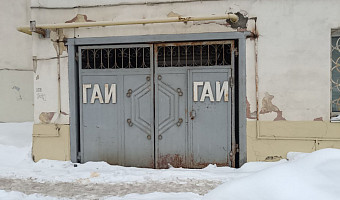 Своды Монье и бриллиантовый руст: утверждён предмет охраны здания ГАИ на Советской — почему оно исторически ценно?