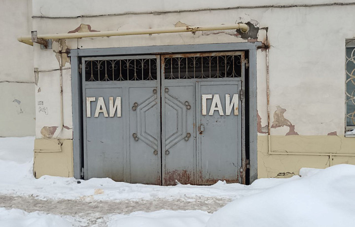 Своды Монье и бриллиантовый руст: утверждён предмет охраны здания ГАИ на Советской — почему оно исторически ценно?