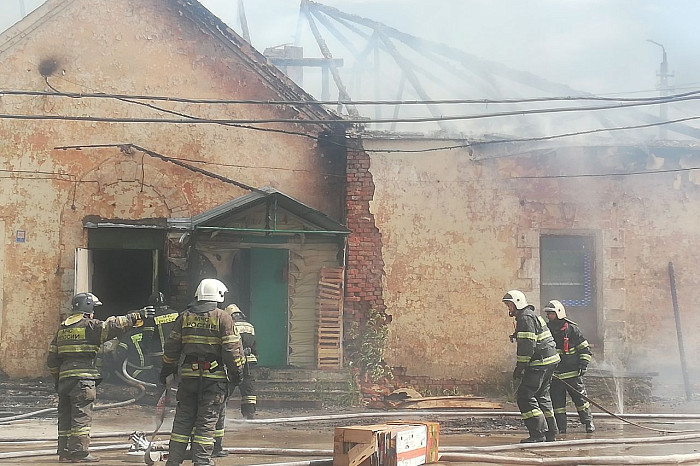 В Туле загорелось кафе на Центральном рынке