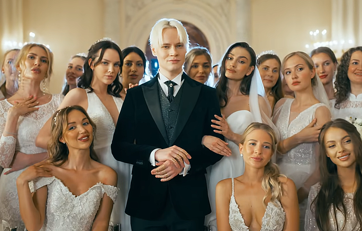 После выхода клипа SHAMAN «Мед» слушатели заявили, что напишут жалобу на тульского певца