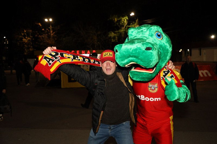 В Туле начался матч «Арсенала» и «Алании» – фото