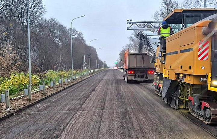 На трассе М-2 «Крым» в Тульской области обновляют асфальт