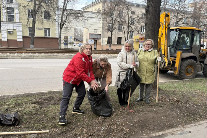 Депутаты Тульской городской Думы приняли участие в субботнике