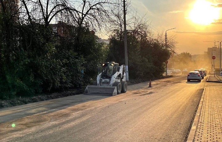 В Туле на съезде на Калужское шоссе поменяли бордюры